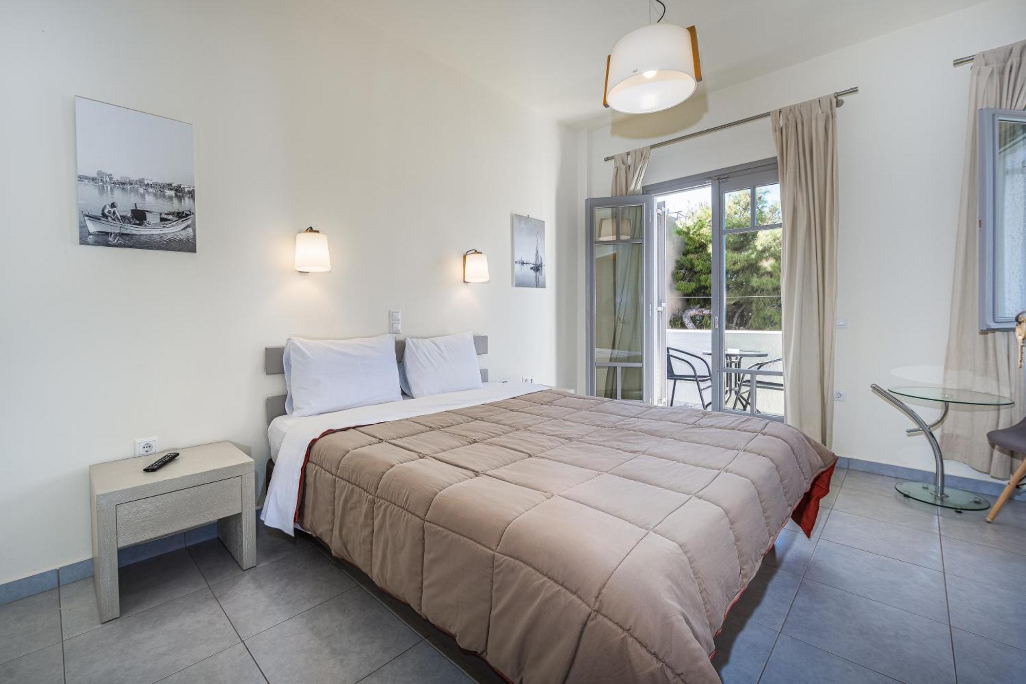 Erato Hotel Agia Marina  Exterior photo